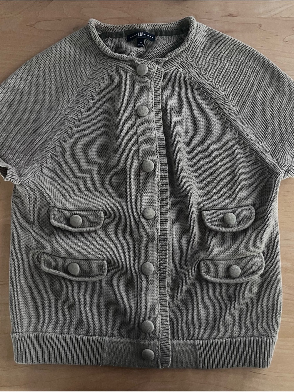 Vintage 2000’s GAP Short Sleeve Button-Front Knit Cardigan in Taupe M